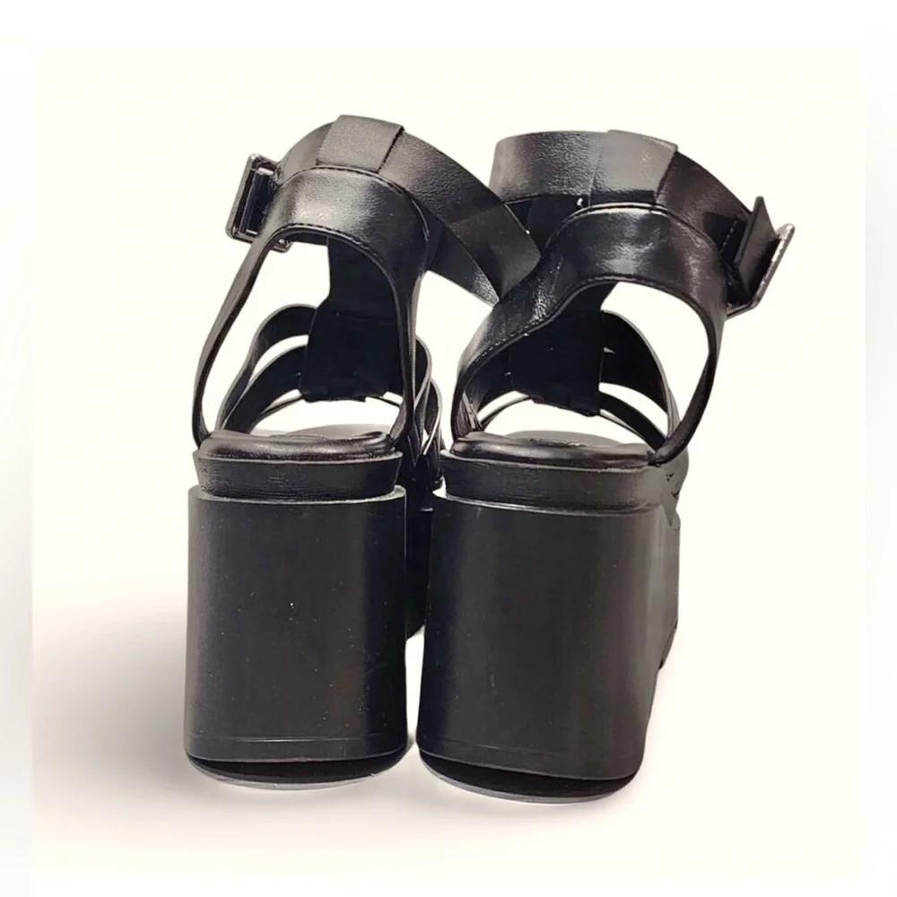 Steve Madden Black Platform Gladiator Sandals